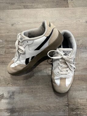 Reebok Sneakers